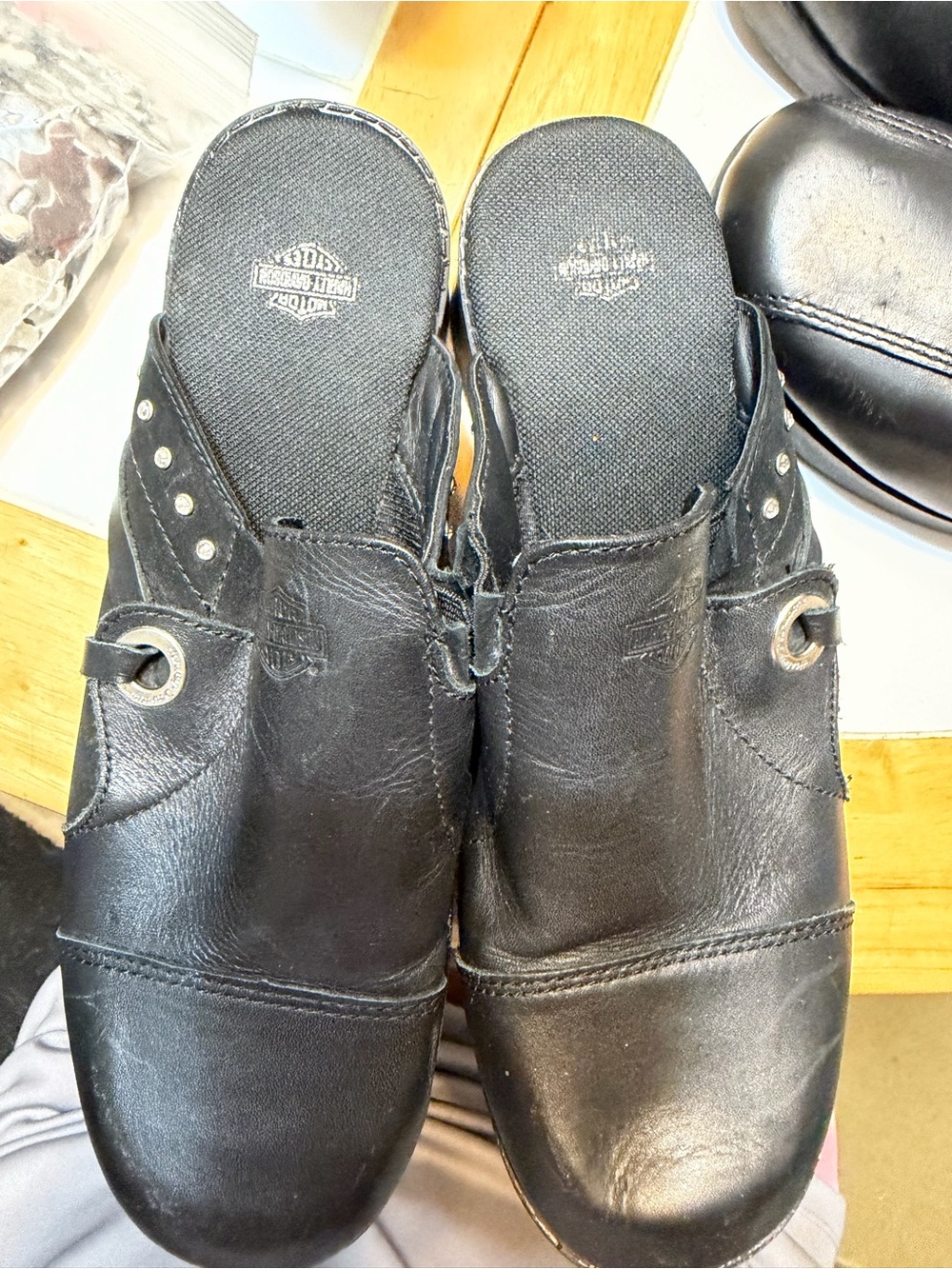 Harley-Davidson Black Leather Slip-On Women's Clogs with Metal Eyelet Detail
